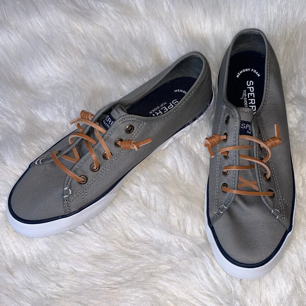 NWOB Sperry Sneaker
